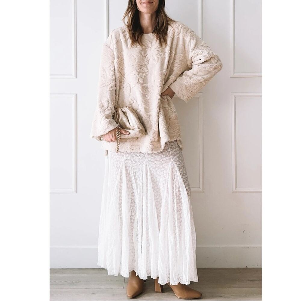Free People Oversized Romantic Calla Sherpa Pullover Ivory Floral Medium NWT - Picture 3 of 13
